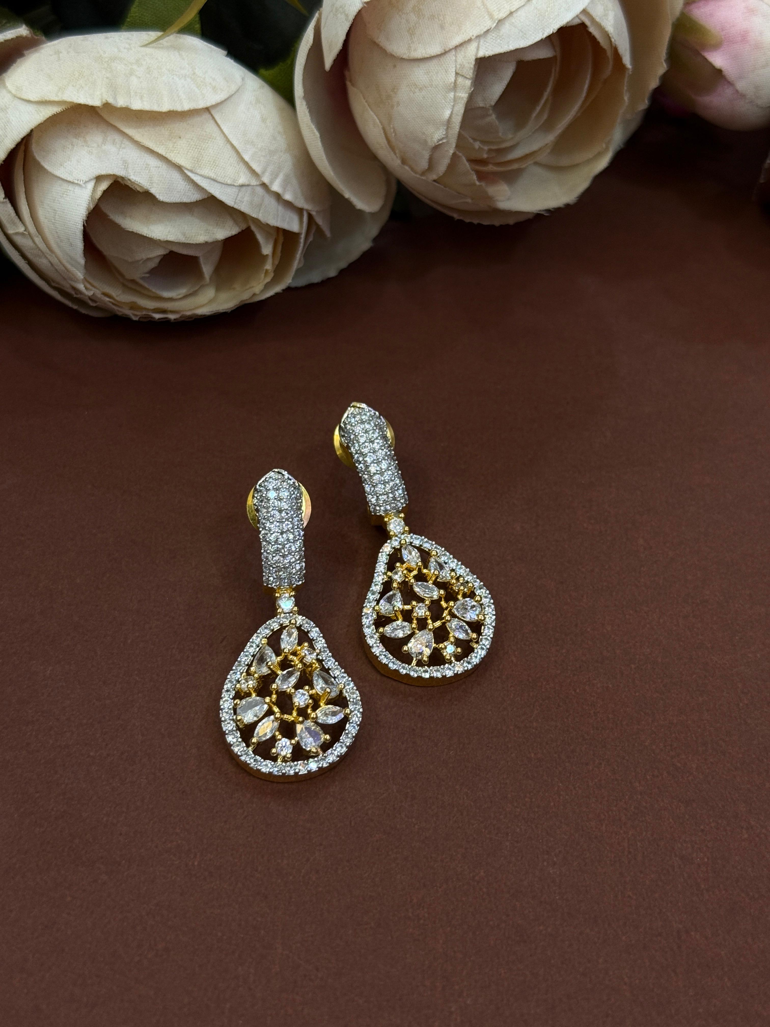 Royal Golden Radiance Necklace Set-Mivanaa